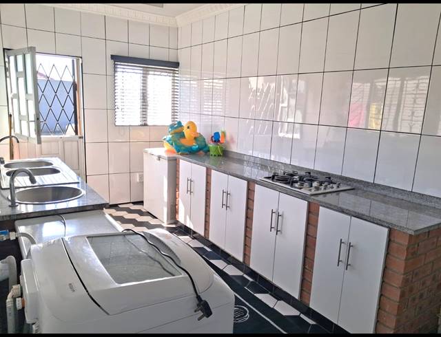 3 BEDROOM HOUSE FOR SALE IN BLUFF